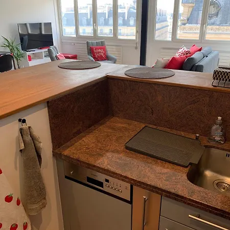 Appartamento Saintlazare 50m2 Superb View Up To Tour Eiffel Parigi